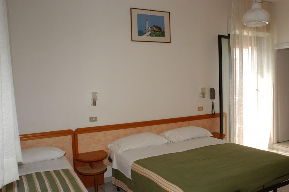Hotel Roma Residenza チェルヴィア エクステリア 写真