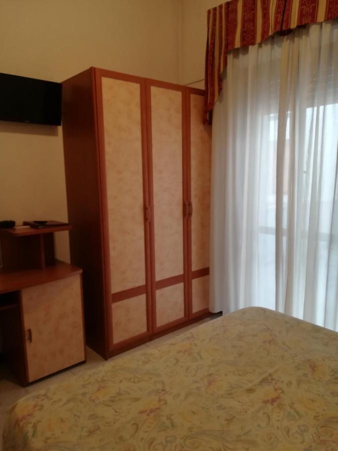 Hotel Roma Residenza チェルヴィア エクステリア 写真