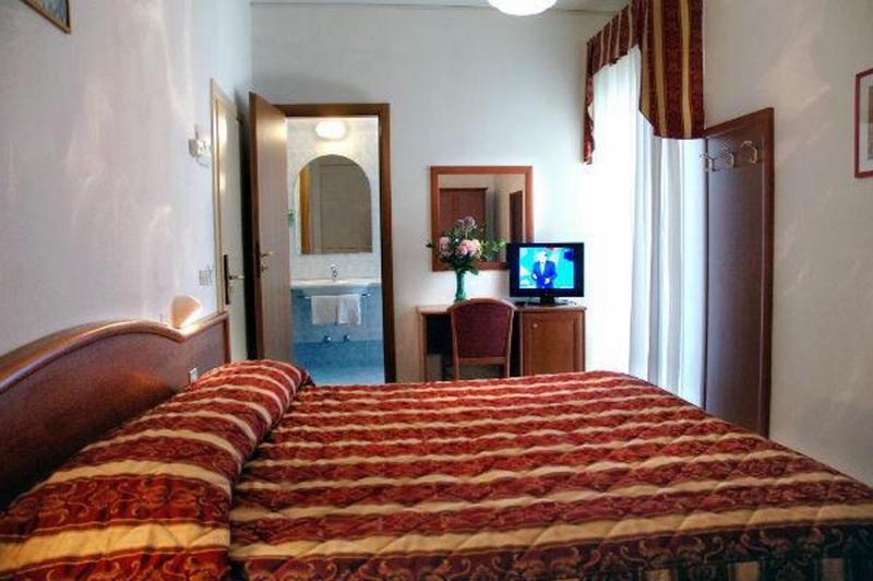 Hotel Roma Residenza チェルヴィア エクステリア 写真